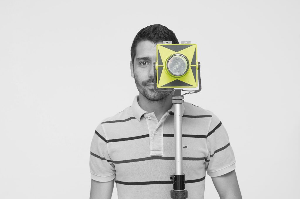 foto blanco y negro con tono amarillo